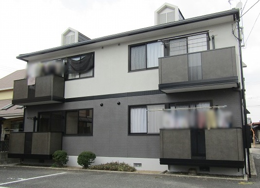 総社市のアパート塗装 外壁は吹き付けで高級感ある石目調に 岡山県倉敷で外壁塗装をするならリフォームサポート塗夢にお任せ